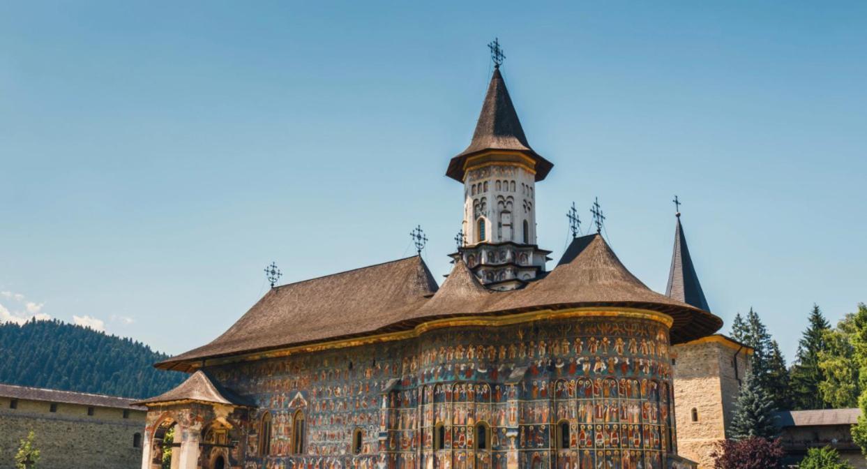 Апартаменты Luxury Bucovina Гура-Гуморулуй Экстерьер фото